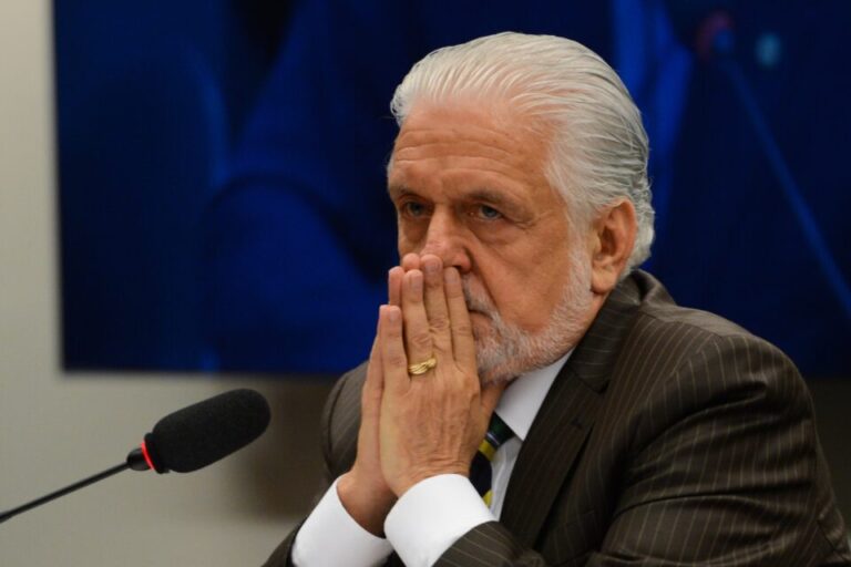 PF intima Jaques Wagner para depor sobre caso Master em 7 de agosto