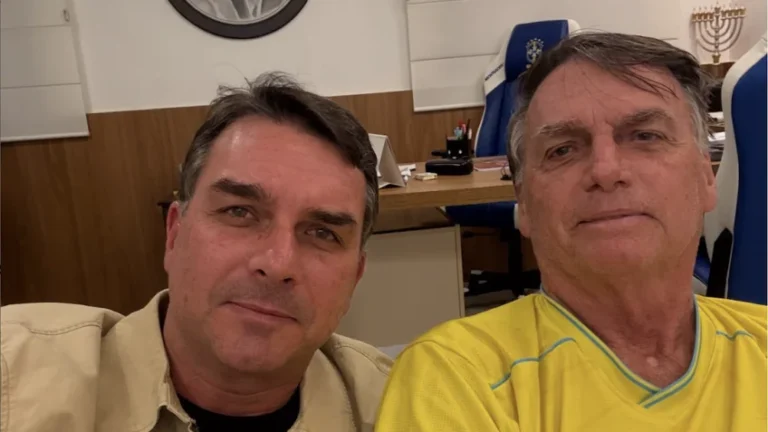 Pesquisas mostram Flávio Bolsonaro mais competitivo que Jair contra Lula